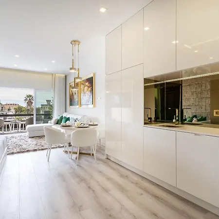 Apartment Garden Views By Homing *